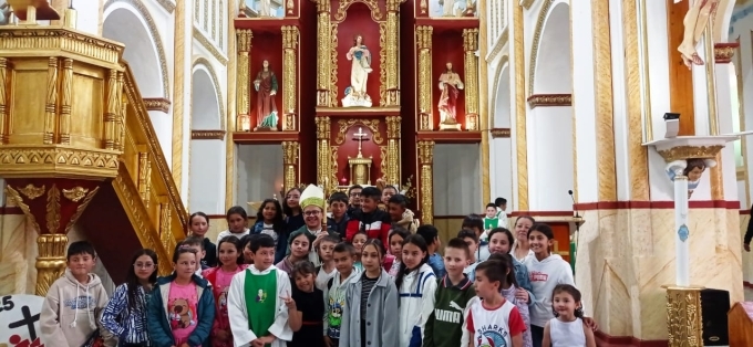 NIÑOS DE PRIMERA COMUNIÓN 