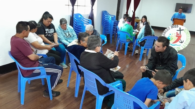 ASAMBLEA PARROQUIAL UNE